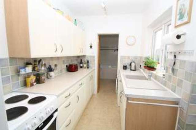  Image of 2 Bedroom Property to rent at Hillside Grove London London, N14 6HE