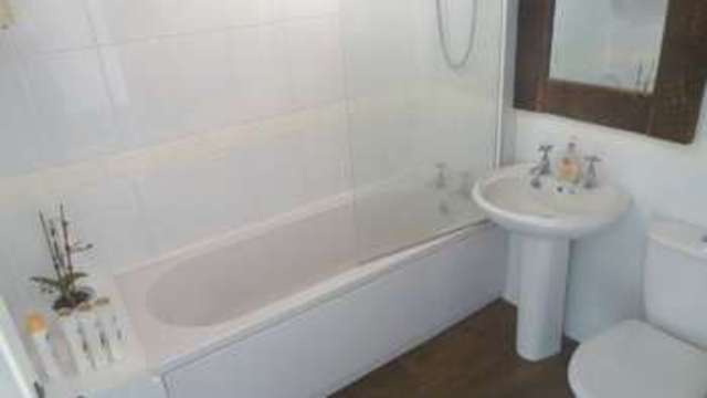  Image of 2 Bedroom Property to rent at Kinwarton Road  Alcester, B49 6PX