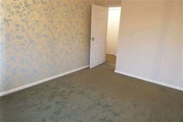  Image of 2 Bedroom Flat to rent at Poole, BH12 2AG