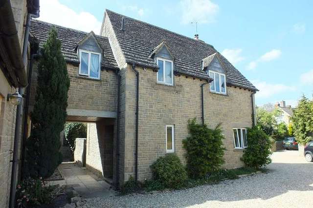  Image of 3 Bedroom Detached for sale at Lechlade Gloucestershire, GL7 3DG