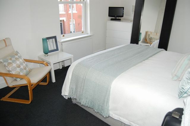  Image of 2 Bedroom Terraced to rent at Limes Road Tettenhall Wolverhampton, WV6 8RB