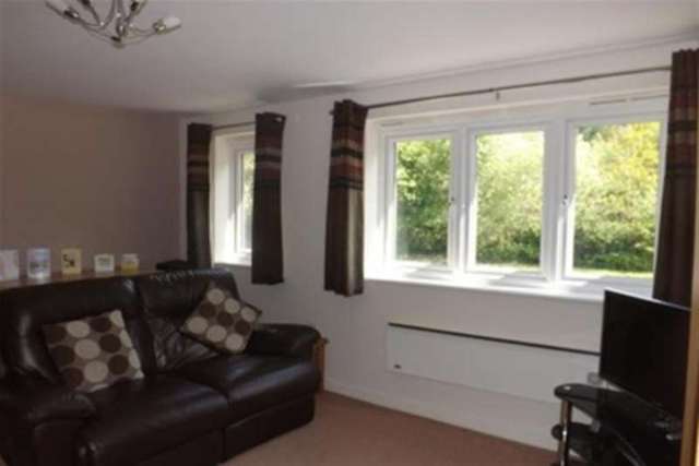  Image of 2 Bedroom Maisonette to rent at Havant, PO9 5AU