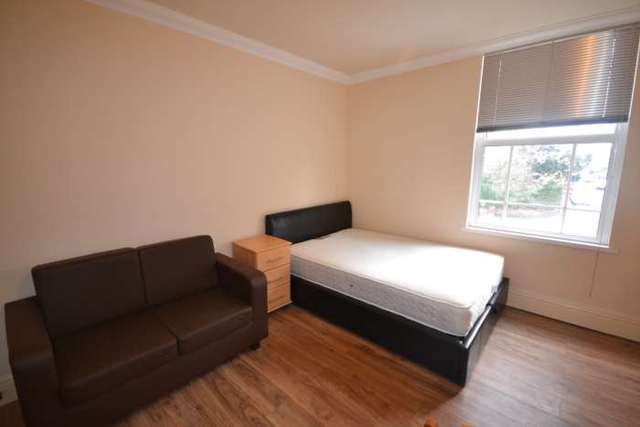  Image of Studio to rent at London Road  Reading, RG1 5DD