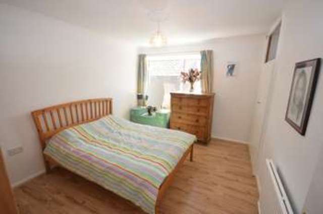 Image of 3 Bedroom Semi-Detached for sale at Peascroft Long Crendon Aylesbury, HP18 9AU