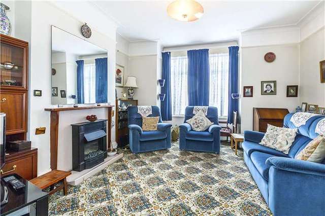  Image of 3 Bedroom Detached for sale at London  Hither Green, SE13 5QW