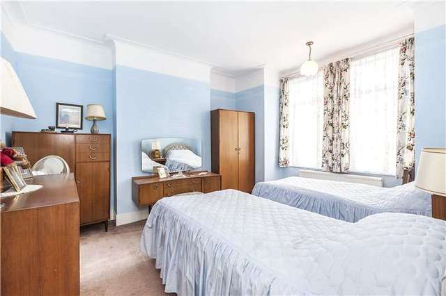  Image of 3 Bedroom Detached for sale at London  Hither Green, SE13 5QW