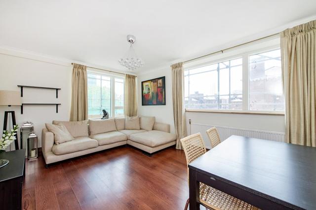 living room Image of 2 Bedroom Flat to rent at Millbank Court 24 John Islip Street, SW1P 4LG Image of living room