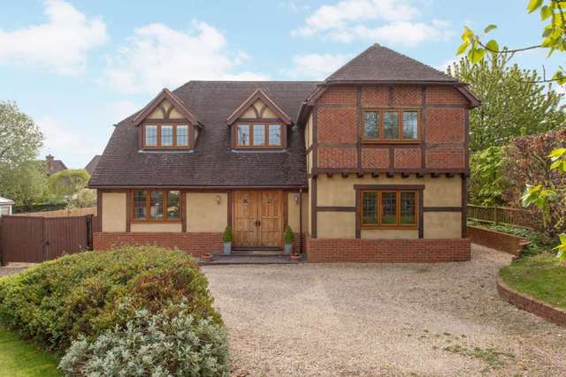  Image of 4 Bedroom Detached for sale at Newfield Road Sonning Common Reading, RG4 9TB