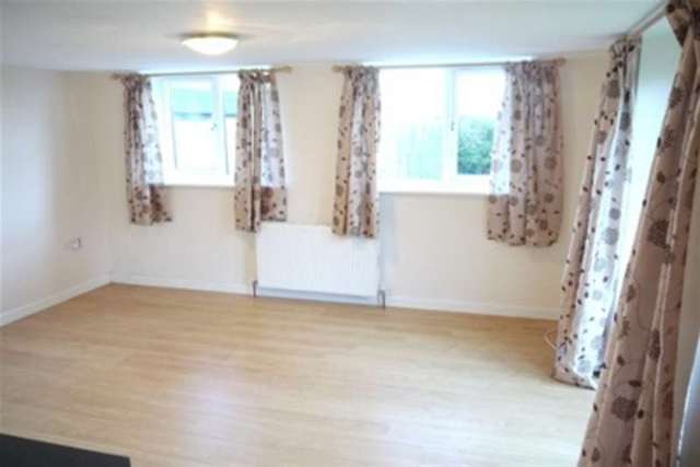  Image of 1 Bedroom Flat to rent at Truro, TR2 4LS