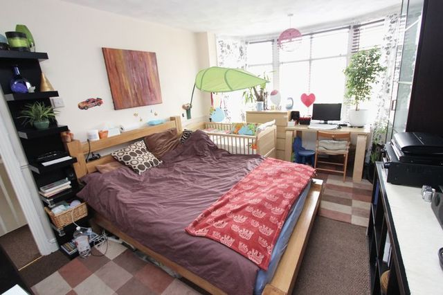  Image of 3 Bedroom Terraced for sale at Stanton Road Regents Park Southampton, SO15 4HE