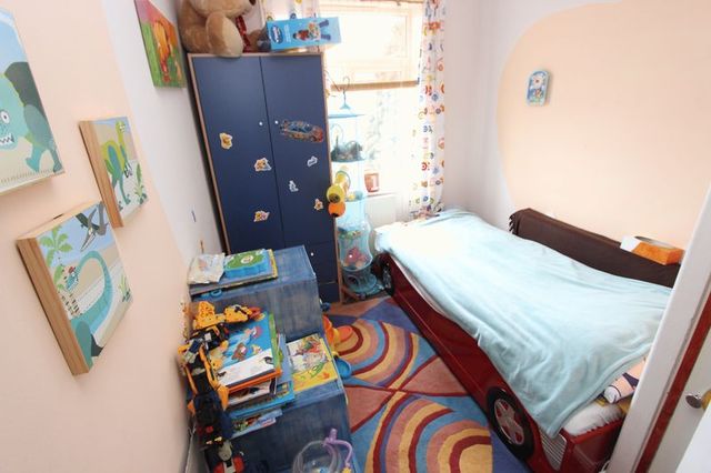  Image of 3 Bedroom Terraced for sale at Stanton Road Regents Park Southampton, SO15 4HE