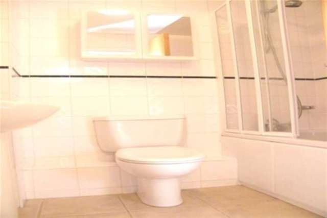  Image of 2 Bedroom Detached to rent at Chelmsford, CM1 2GA