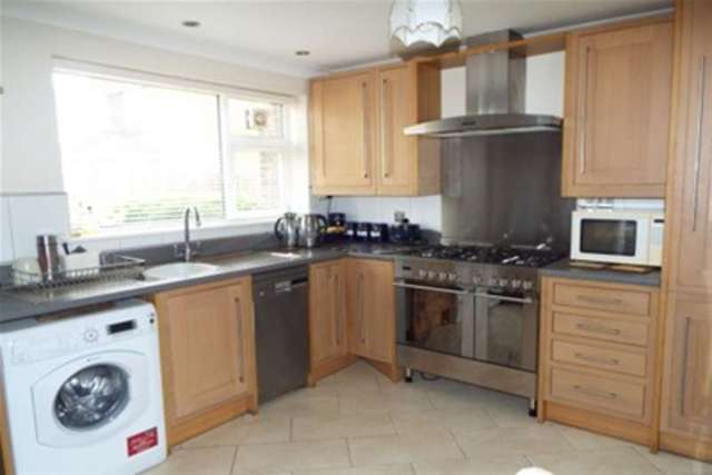  Image of 3 Bedroom Terraced to rent at Romsey, SO51 7TA