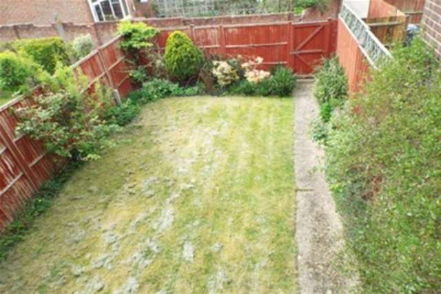  Image of 3 Bedroom Terraced to rent at Romsey, SO51 7TA
