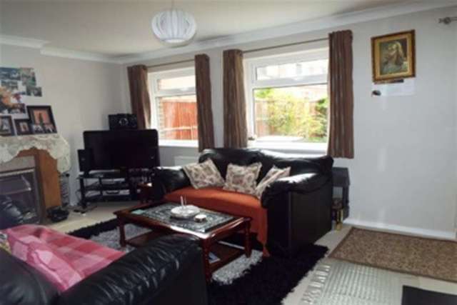  Image of 3 Bedroom Terraced to rent at Romsey, SO51 7TA