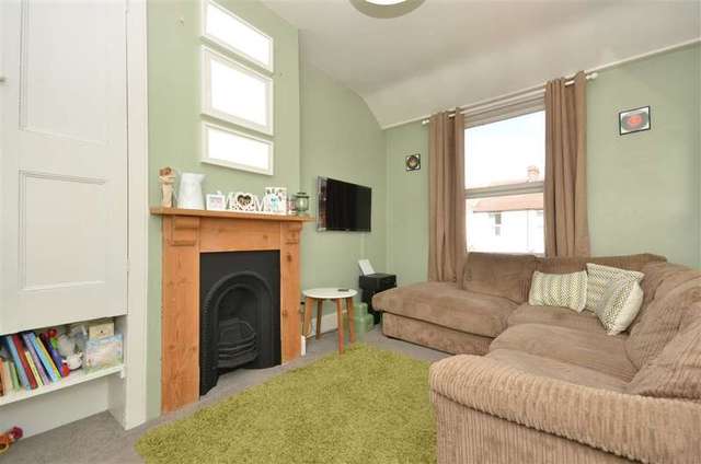  Image of 1 Bedroom Flat for sale at Portsmouth Hampshire Portsmouth, PO1 5DJ