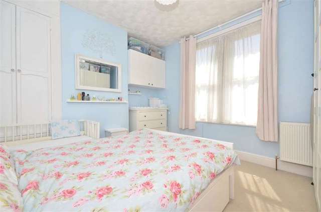  Image of 1 Bedroom Flat for sale at Portsmouth Hampshire Portsmouth, PO1 5DJ