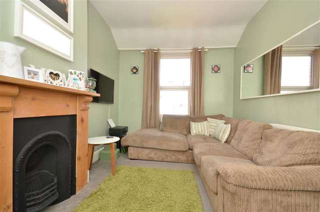  Image of 1 Bedroom Flat for sale at Portsmouth Hampshire Portsmouth, PO1 5DJ