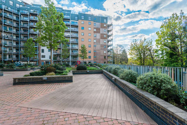  Image of 1 Bedroom Flat to rent at Greenwich, SE3 7RR