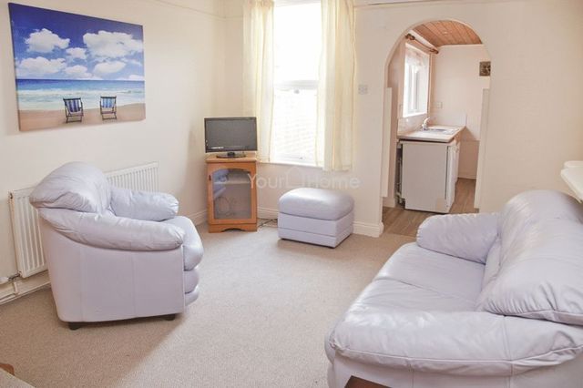  Image of 3 Bedroom Detached to rent at Sincil Bank  Lincoln, LN5 7TG