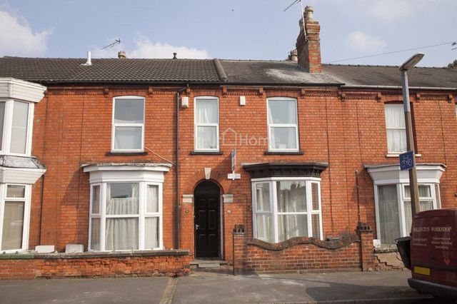  Image of 3 Bedroom Detached to rent at Sincil Bank  Lincoln, LN5 7TG