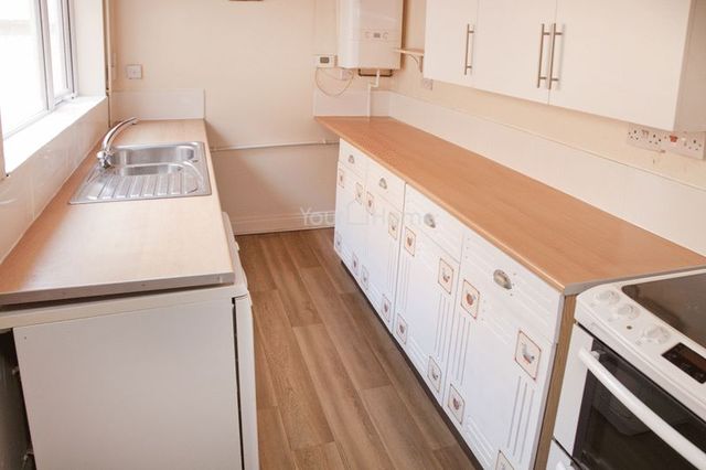  Image of 3 Bedroom Detached to rent at Sincil Bank  Lincoln, LN5 7TG