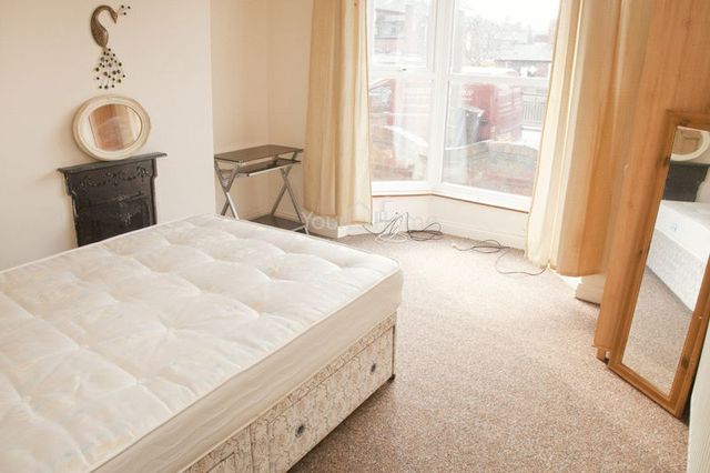  Image of 3 Bedroom Detached to rent at Sincil Bank  Lincoln, LN5 7TG