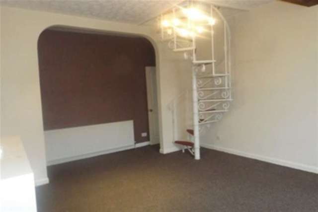  Image of 2 Bedroom Flat to rent at Castleford, WF10 4EH
