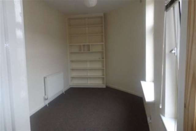  Image of 2 Bedroom Flat to rent at Castleford, WF10 4EH