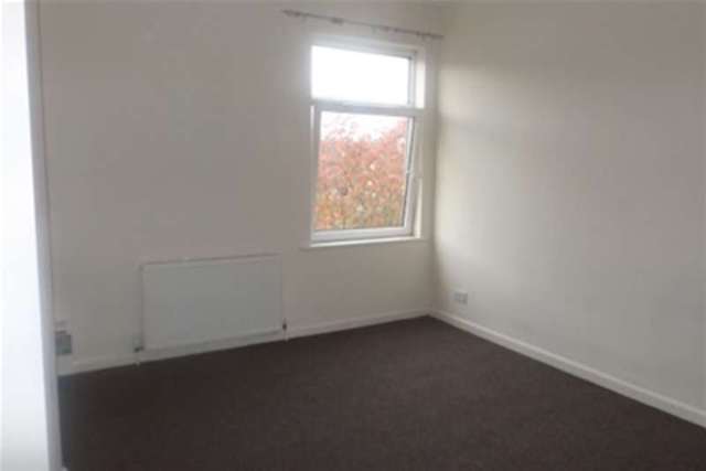  Image of 2 Bedroom Flat to rent at Castleford, WF10 4EH