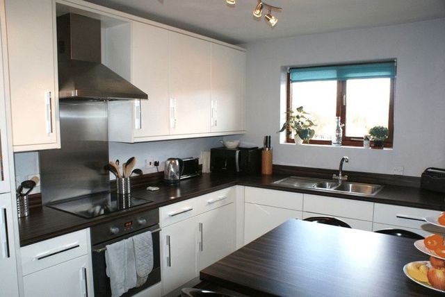  Image of 2 Bedroom Flat for sale at Polehampton Close Twyford Reading, RG10 9RP