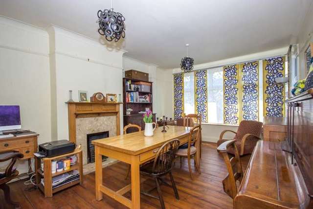  Image of 3 Bedroom Terraced for sale at Beckenham, BR3 3DB