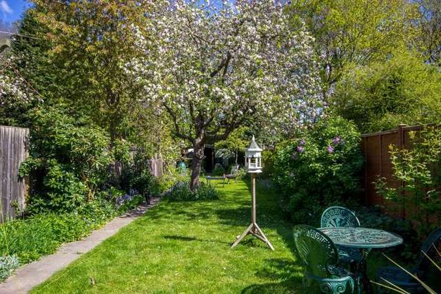  Image of 3 Bedroom Terraced for sale at Beckenham, BR3 3DB