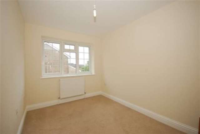  Image of 2 Bedroom Terraced to rent at Uckfield, TN22 1TN