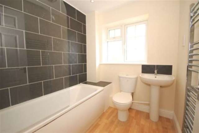  Image of 2 Bedroom Terraced to rent at Uckfield, TN22 1TN