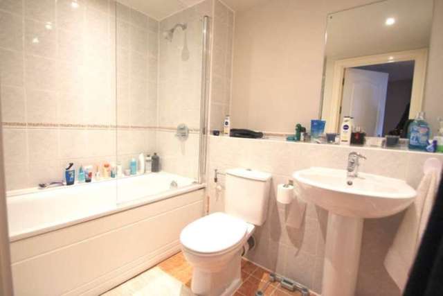  Image of 1 Bedroom Flat to rent at Queenstown Road Chelsea Bridge Wharf London, SW8 4NJ