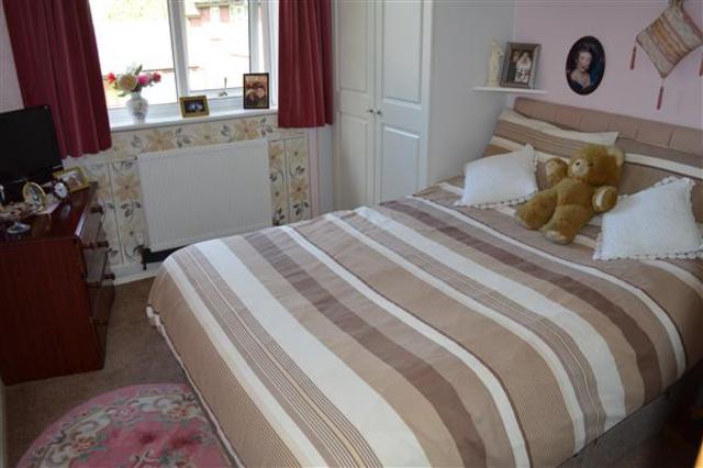  Image of 2 Bedroom Apartment for sale at Kineton Green, B92 7EP