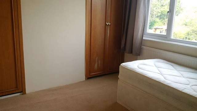  Image of 3 Bedroom Property to rent at Windsor Road  Enfield, EN3 6RF