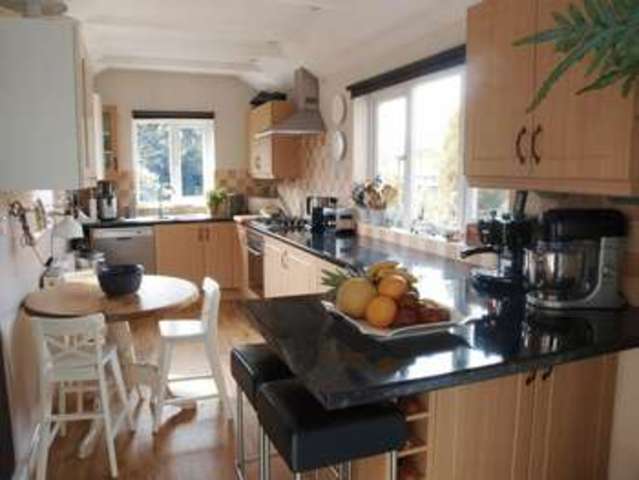  Image of 3 Bedroom Semi-Detached for sale at Windsor Road  Newark, NG24 4HX