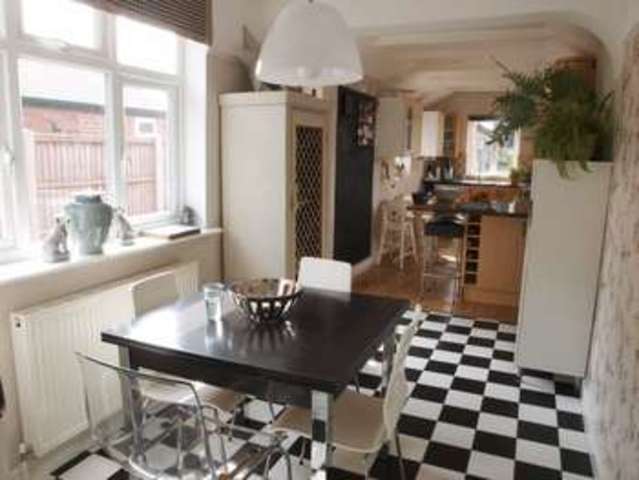  Image of 3 Bedroom Semi-Detached for sale at Windsor Road  Newark, NG24 4HX