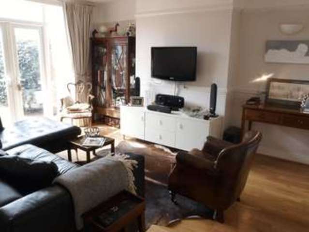  Image of 3 Bedroom Semi-Detached for sale at Windsor Road  Newark, NG24 4HX