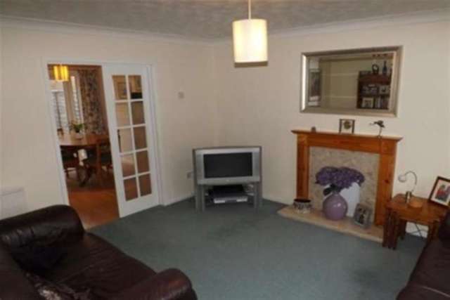  Image of 3 Bedroom Detached to rent at Nottingham, NG2 7NY