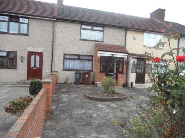  Image of Semi-Detached to rent at Amesbury Road Becontree Dagenham, RM9 6AB