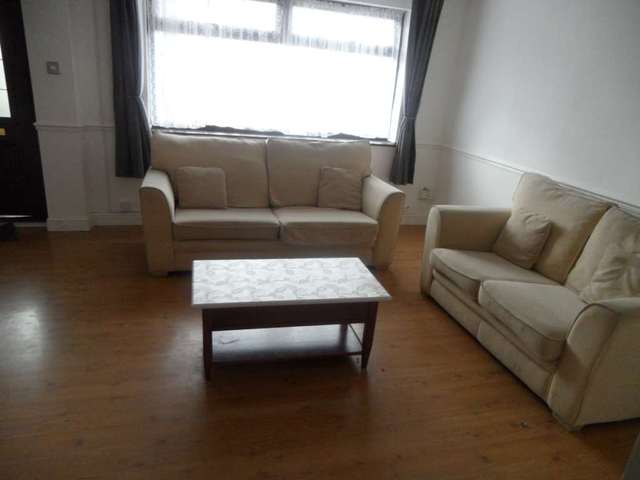 Image of Semi-Detached to rent at Amesbury Road Becontree Dagenham, RM9 6AB