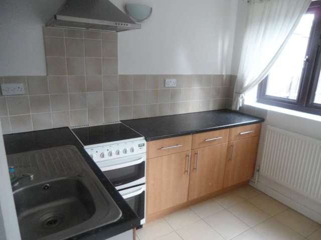 Image of Semi-Detached to rent at Amesbury Road Becontree Dagenham, RM9 6AB