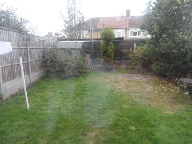  Image of Semi-Detached to rent at Amesbury Road Becontree Dagenham, RM9 6AB