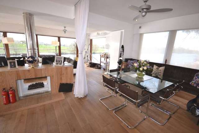  Image of 3 Bedroom Detached for sale at The Warren Caversham Reading, RG4 7TH