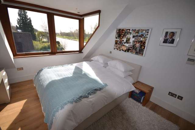  Image of 3 Bedroom Detached for sale at The Warren Caversham Reading, RG4 7TH
