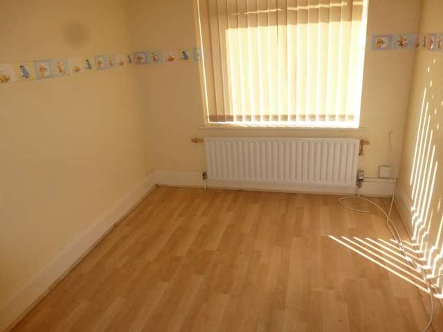  Image of 3 Bedroom Terraced to rent at Brookhill Road Woolwich London, SE18 6TT