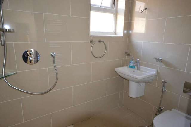  Image of 3 Bedroom Terraced to rent at Brookhill Road Woolwich London, SE18 6TT
